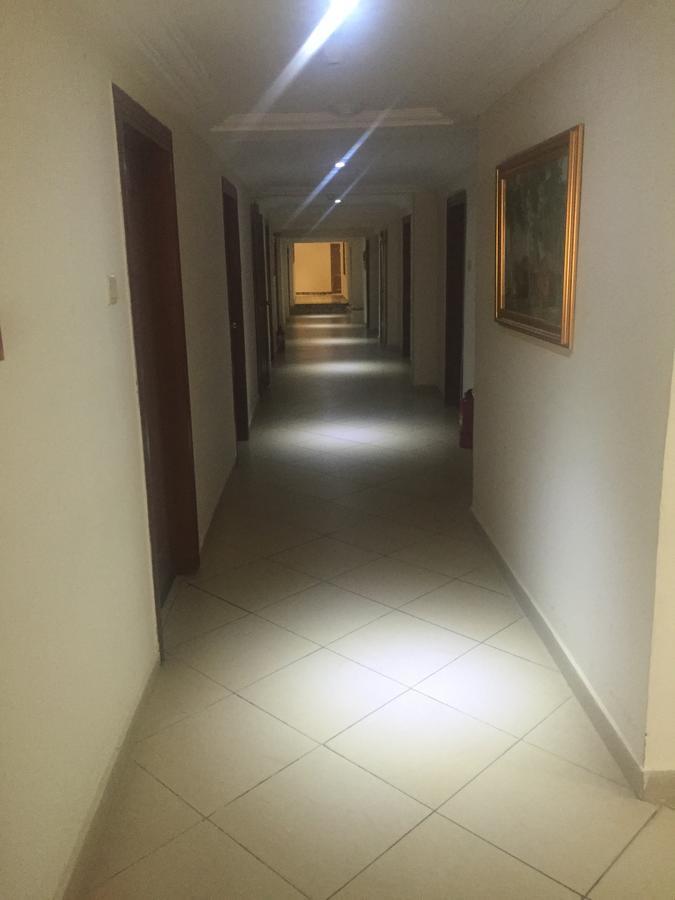 Ampomaah Hotel 阿克拉 外观 照片