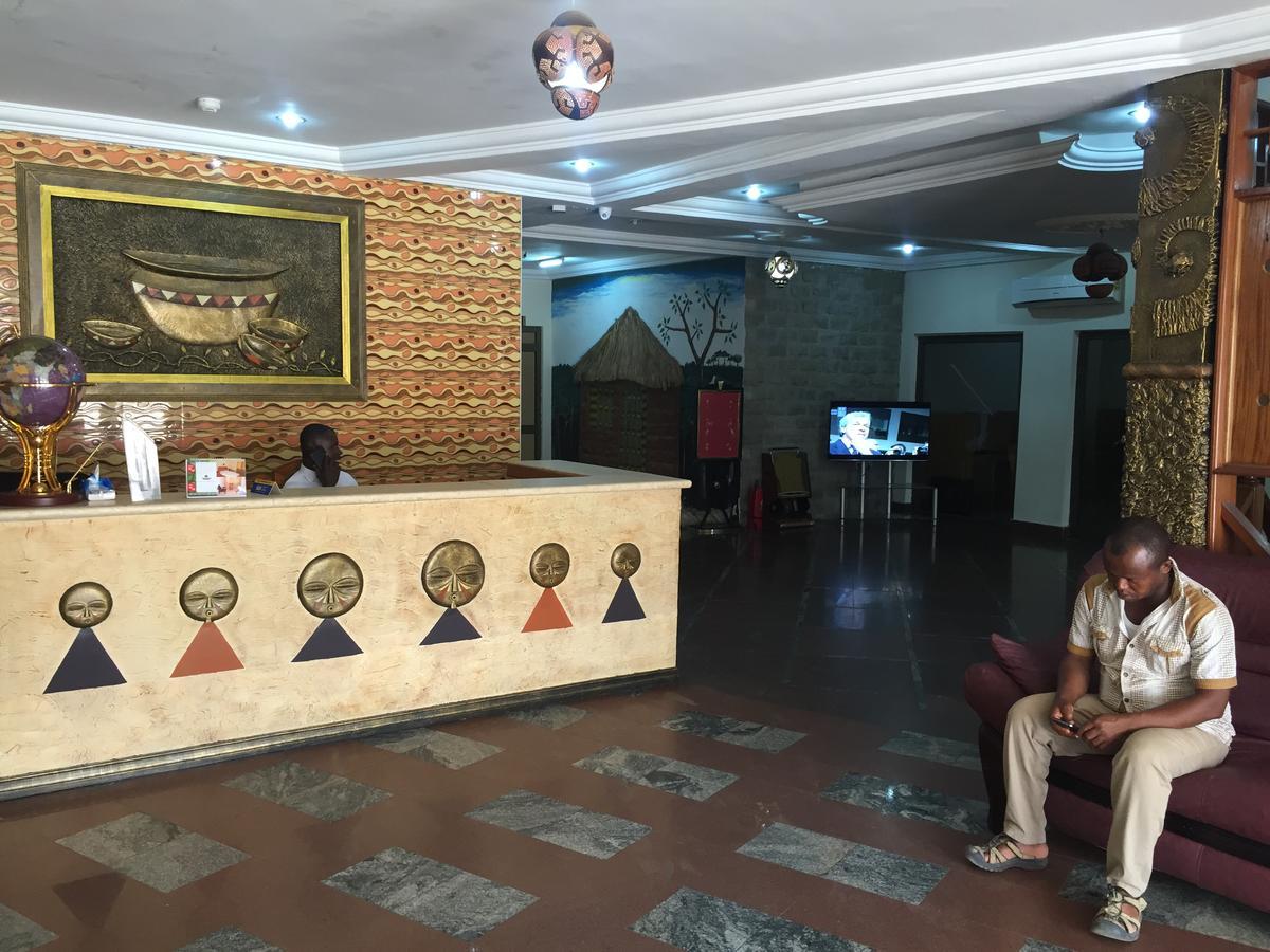 Ampomaah Hotel 阿克拉 外观 照片