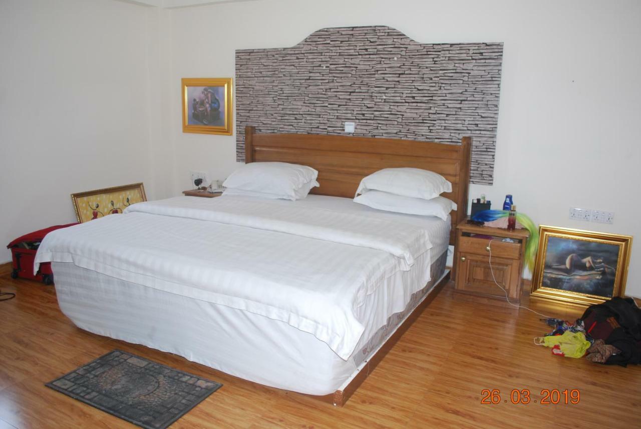 Ampomaah Hotel 阿克拉 外观 照片