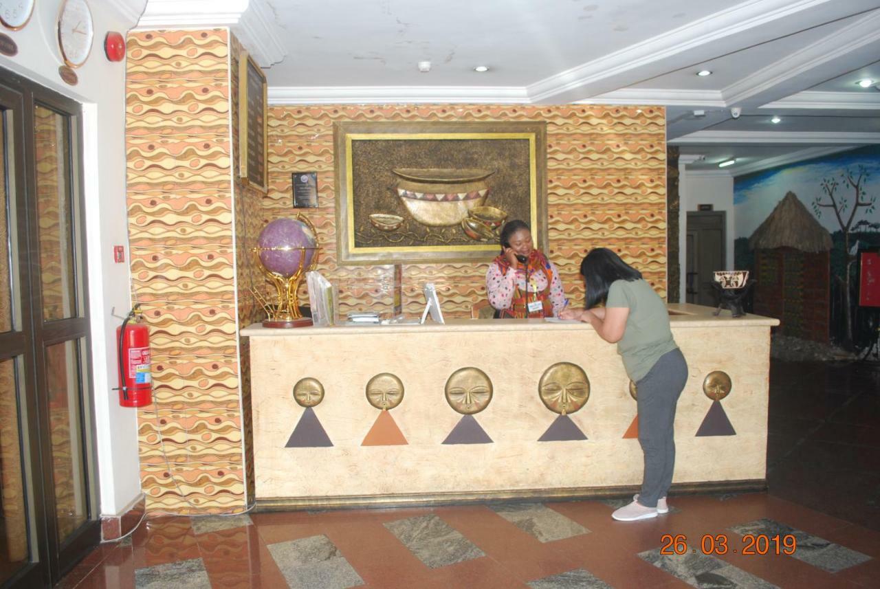 Ampomaah Hotel 阿克拉 外观 照片