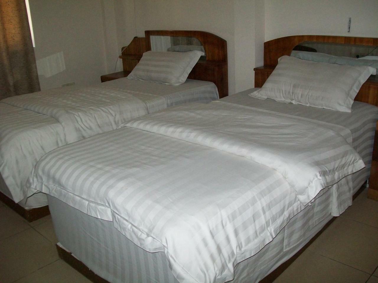Ampomaah Hotel 阿克拉 外观 照片
