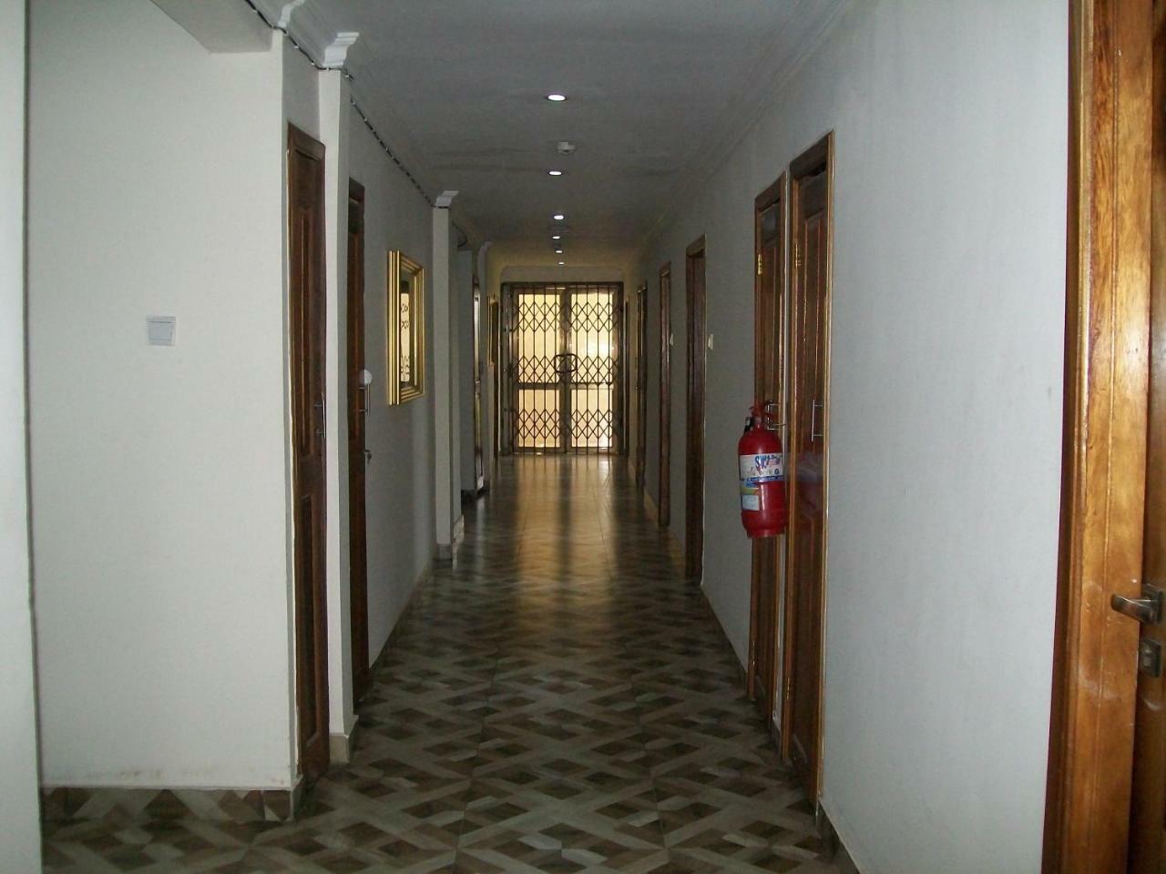 Ampomaah Hotel 阿克拉 外观 照片
