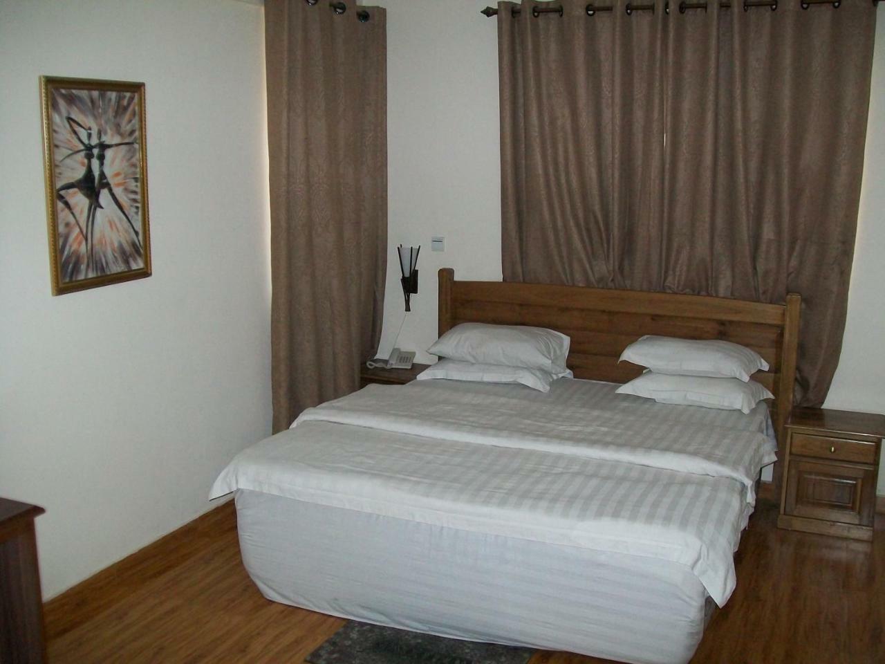 Ampomaah Hotel 阿克拉 外观 照片