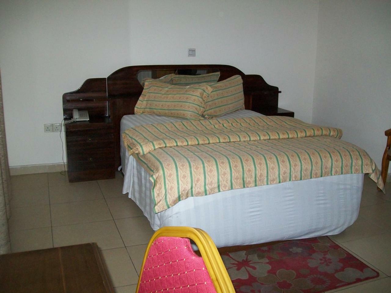 Ampomaah Hotel 阿克拉 外观 照片